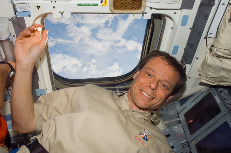 STS116-E-07269.jpg
