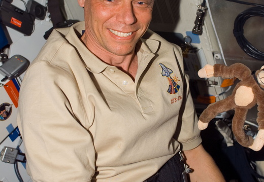 STS116-E-07289