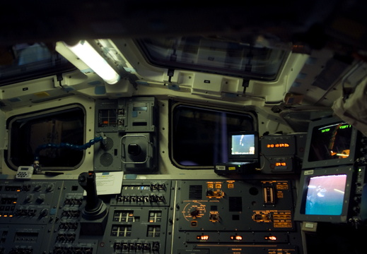 STS116-E-07603