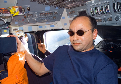 STS116-E-07673
