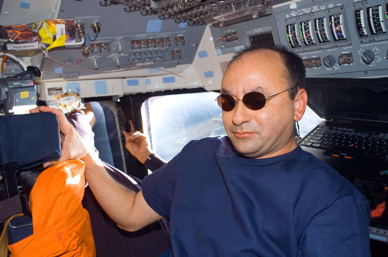 STS116-E-07673.jpg