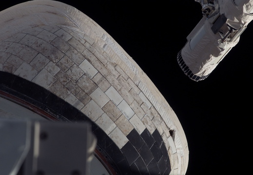 STS117-E-05030