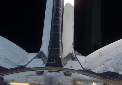 STS117-E-05080