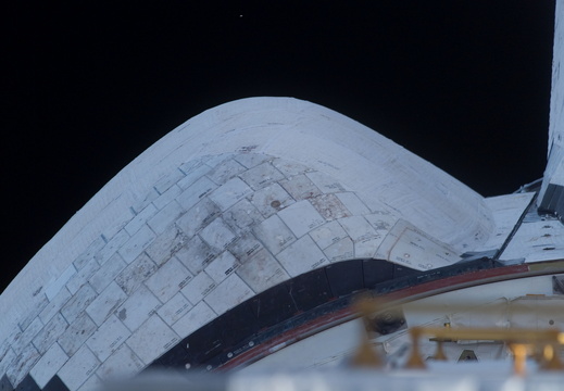 STS117-E-05092