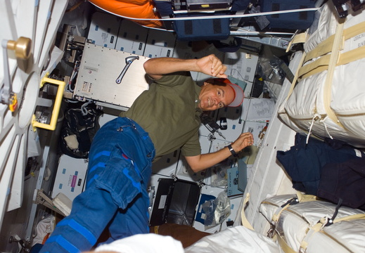 STS117-E-06689