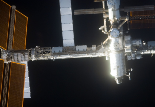 STS117-E-06773