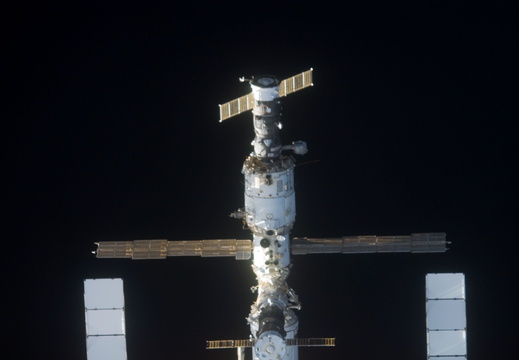 STS117-E-06780