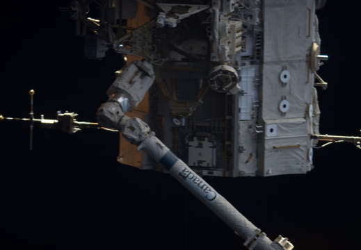 STS117-E-06783
