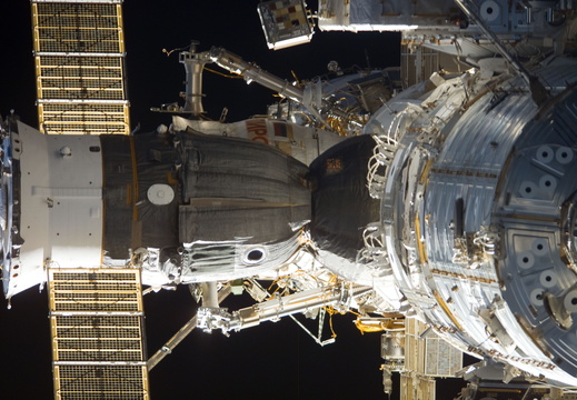 STS117-E-06790