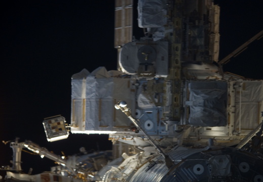 STS117-E-06791