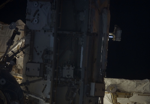 STS117-E-06795