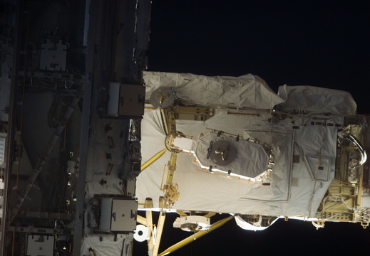 STS117-E-06796