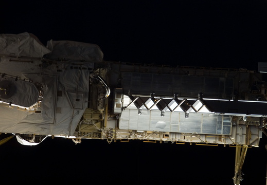STS117-E-06798
