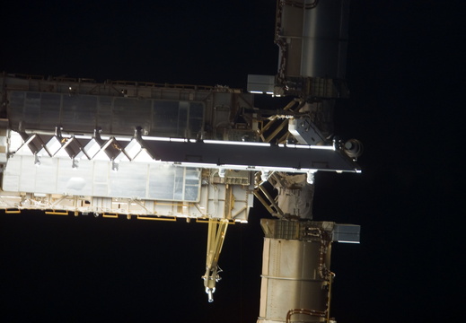 STS117-E-06800