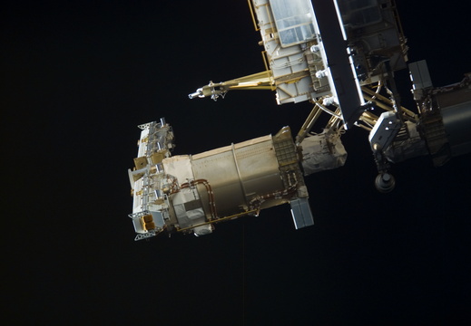 STS117-E-06818