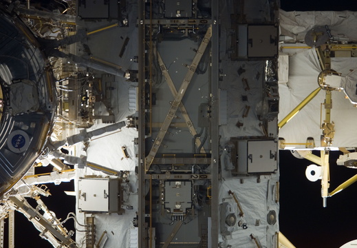 STS117-E-06819