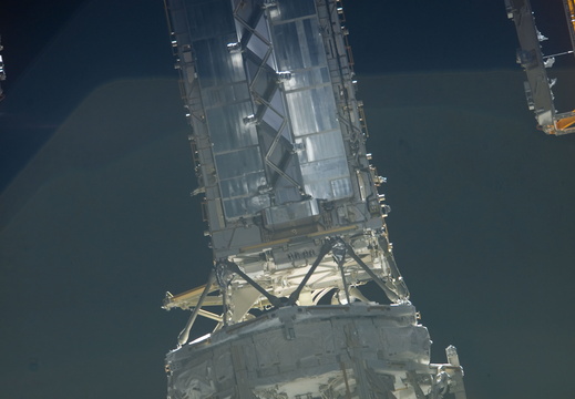 STS117-E-06828