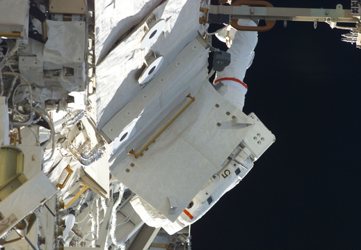 STS117-E-06884