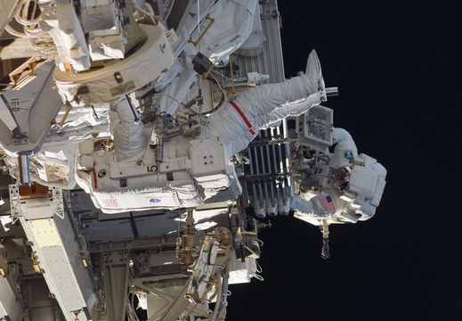 STS117-E-06888