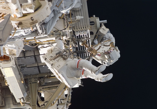 STS117-E-06891