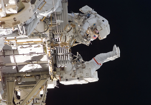STS117-E-06898