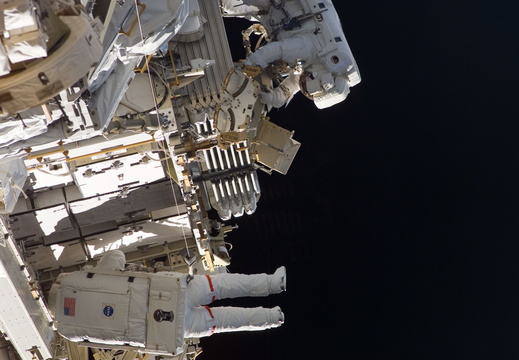 STS117-E-06900