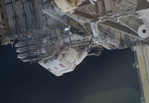 STS117-E-06907