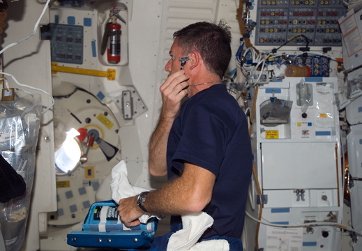 STS117-E-06919