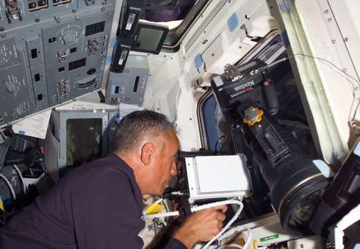 STS117-E-06953