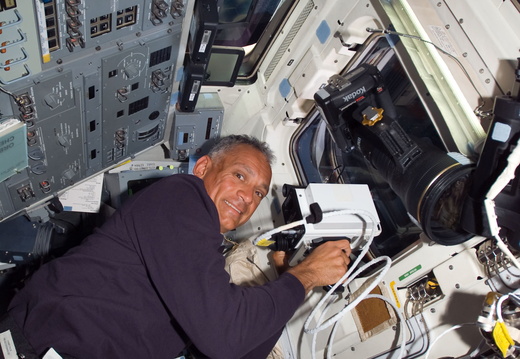 STS117-E-06955