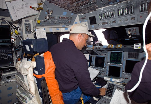 STS117-E-06956