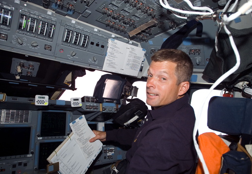STS117-E-06958