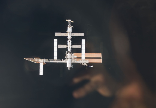 STS117-E-06963