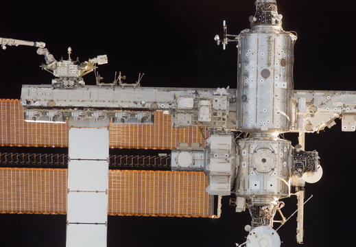STS117-E-06977