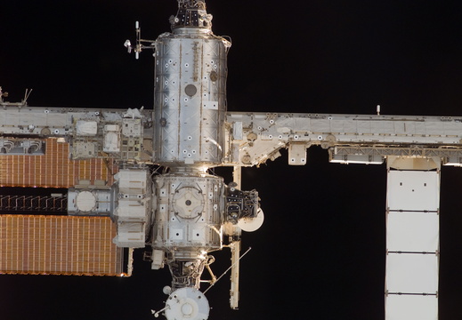 STS117-E-06978