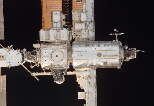 STS117-E-06986