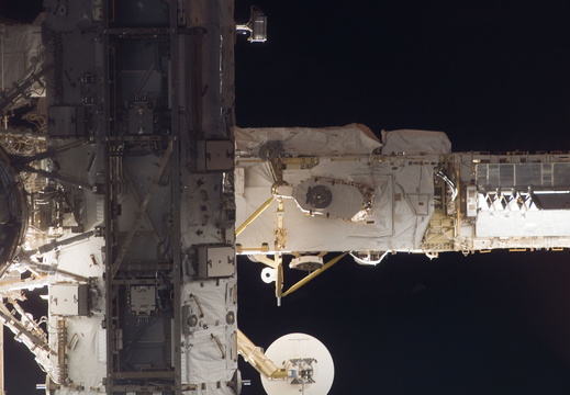 STS117-E-06992
