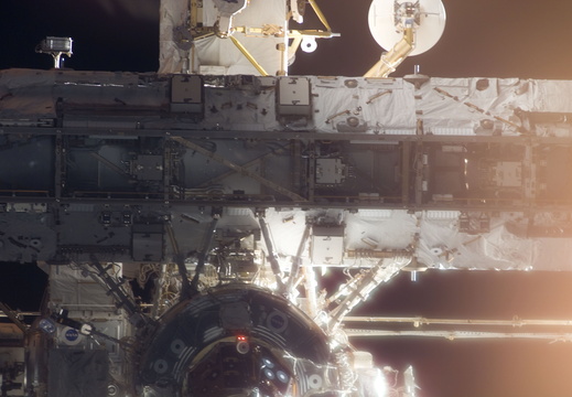 STS117-E-06996