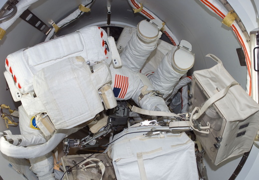STS117-E-07168