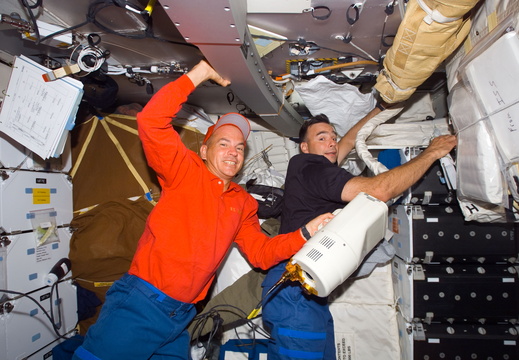 STS117-E-07180