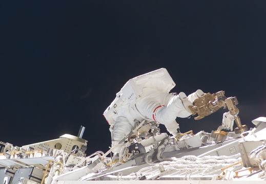 STS117-E-07191