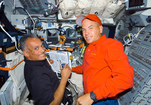 STS117-E-07201