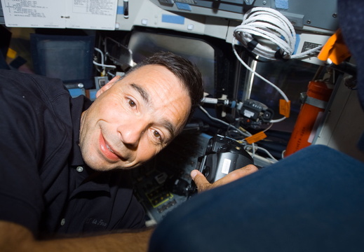 STS117-E-07205