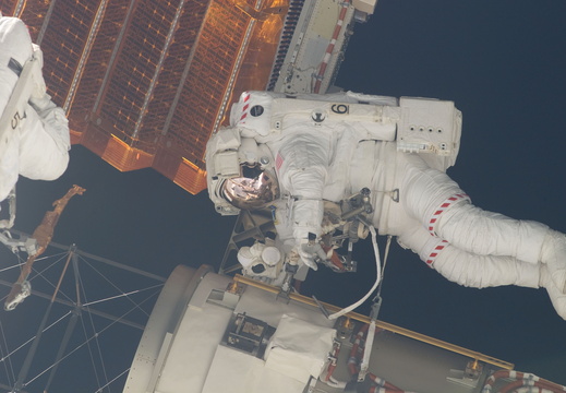 STS117-E-07245