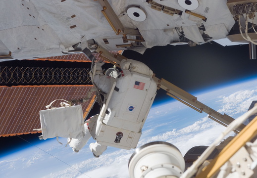 STS117-E-07254