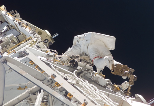 STS117-E-07267