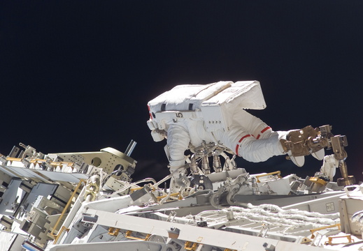STS117-E-07268