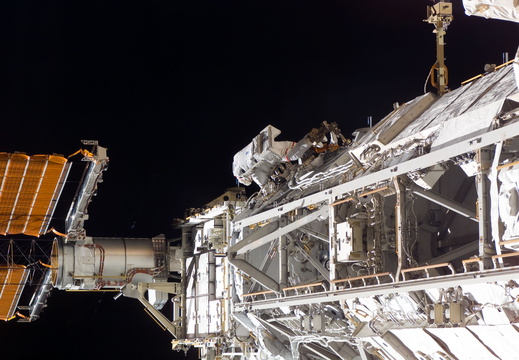 STS117-E-07285