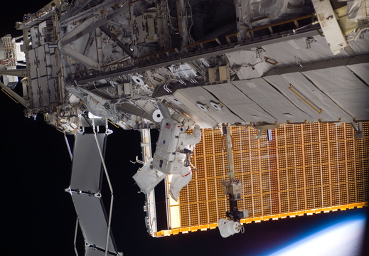 STS117-E-07317