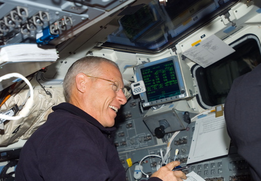STS117-E-07535